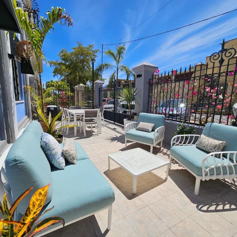 Iconic Centro Retreat Walk to Beach & Dining - Two-Bedroom Apartment - 17
