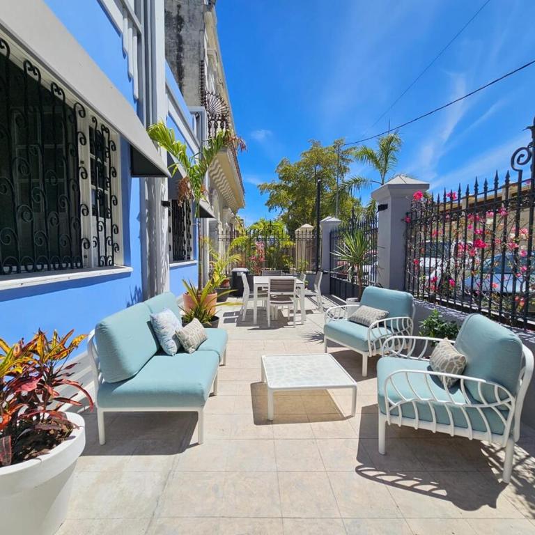 Iconic Centro Retreat Walk to Beach & Dining - Two-Bedroom Apartment - 32