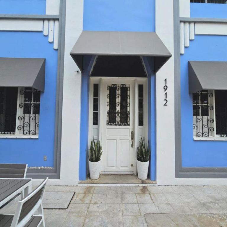 Iconic Centro Retreat Walk to Beach & Dining - Two-Bedroom Apartment - 38
