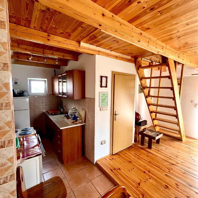 Vista Pitomine - Two-Bedroom Chalet - 7