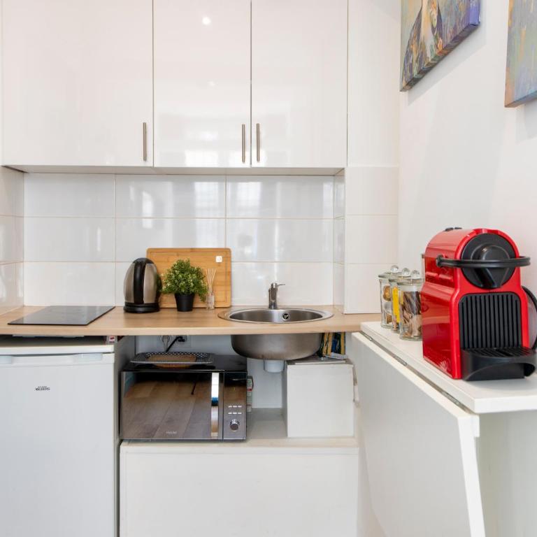 Parisian Getaway for two in iconic Montmartre neighborhood - Monolocale Deluxe - 24