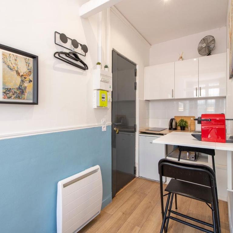 Parisian Getaway for two in iconic Montmartre neighborhood - Monolocale Deluxe - 13