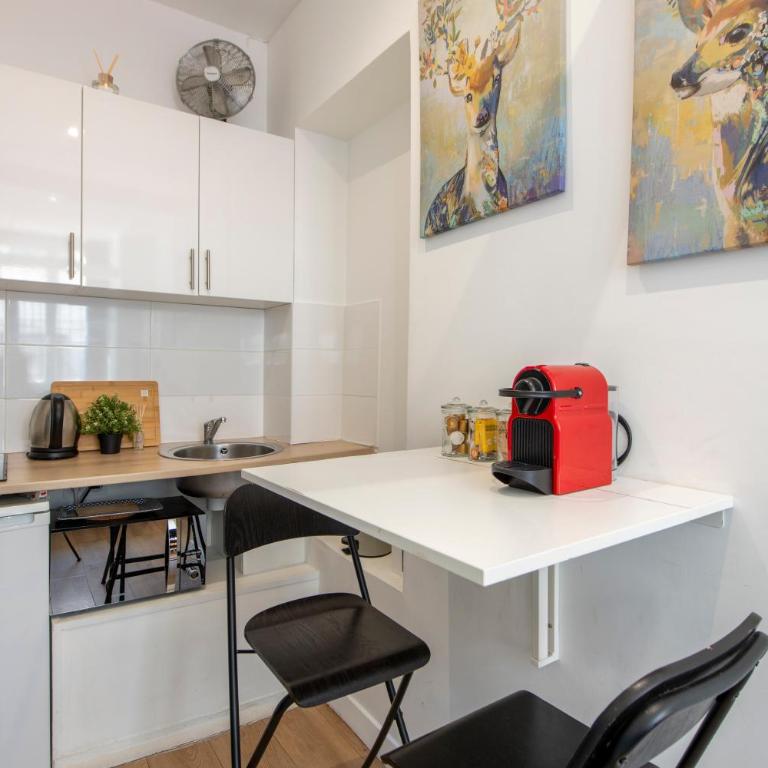 Parisian Getaway for two in iconic Montmartre neighborhood - Monolocale Deluxe - 2