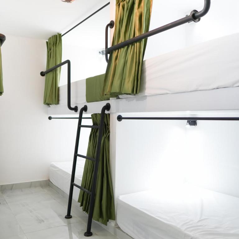Qantic Lodging - Cama en habitación compartida mixta de 8 camas - 8