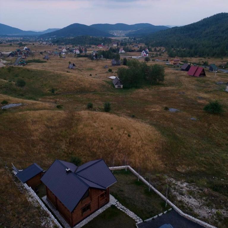 LogCabin Žabljak - Three-Bedroom House - 2