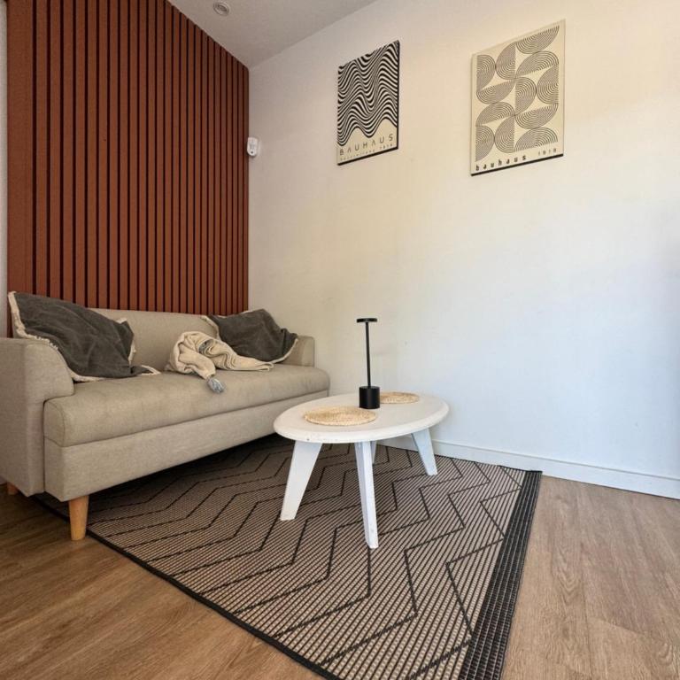 Lunalunera - Three-Bedroom House - 9