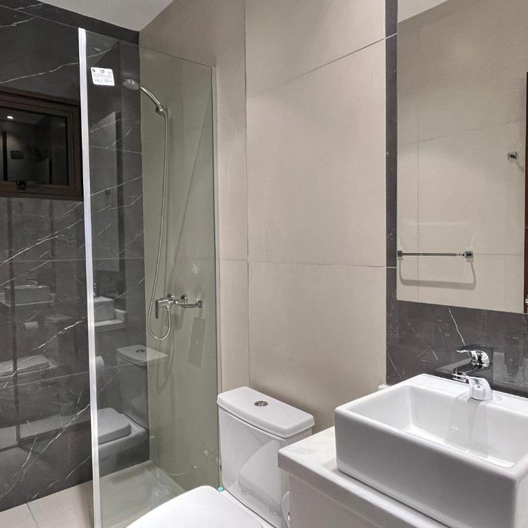 Confort y estilo en cada rincón - Apartamento de 2 dormitorios con vistas al río - 13
