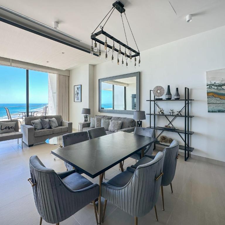 2BR Sandy Beach Beachfront Getaway - Apartment - 7