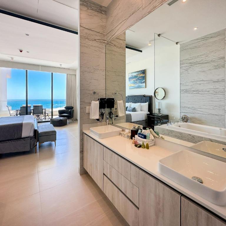 2BR Sandy Beach Beachfront Getaway - Apartment - 34