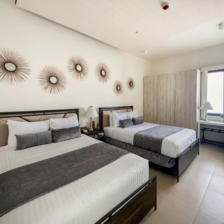2BR Sandy Beach Beachfront Getaway - Apartment - 40