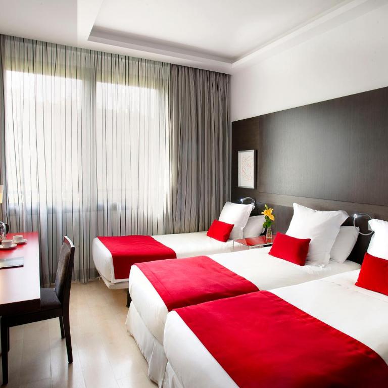 Grupotel Gran Via 678 - Double or Twin Room with Extra Bed - 4