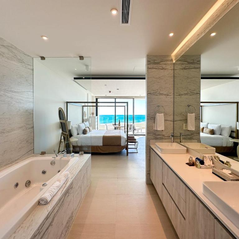 2BR Beachfront Retreat with Amazing Views - Apartment - 32