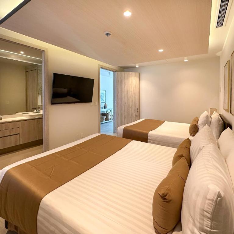 2BR Beachfront Retreat with Amazing Views - Apartment - 39