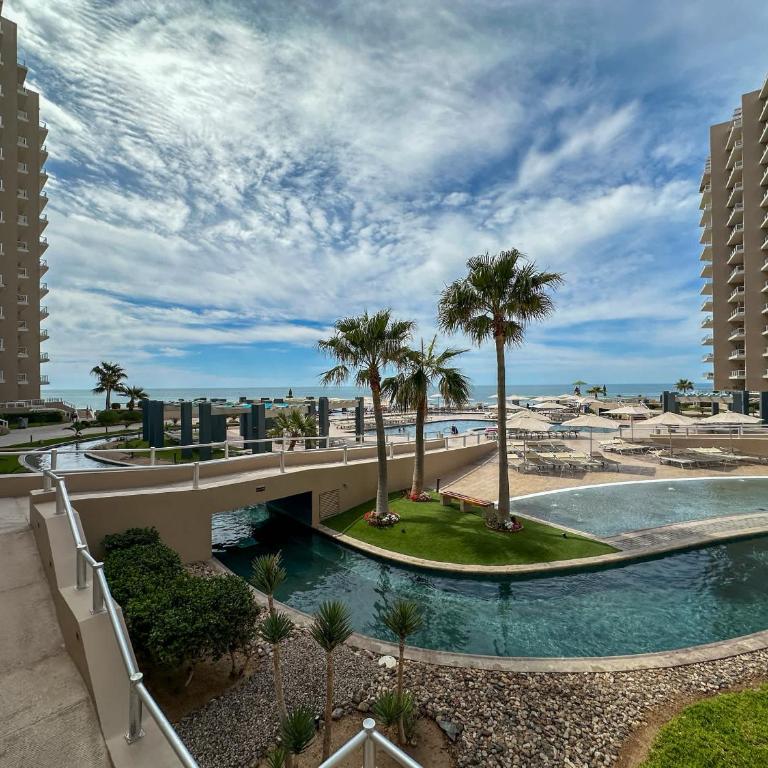 2BR Beachfront Retreat with Amazing Views - Apartment - 64