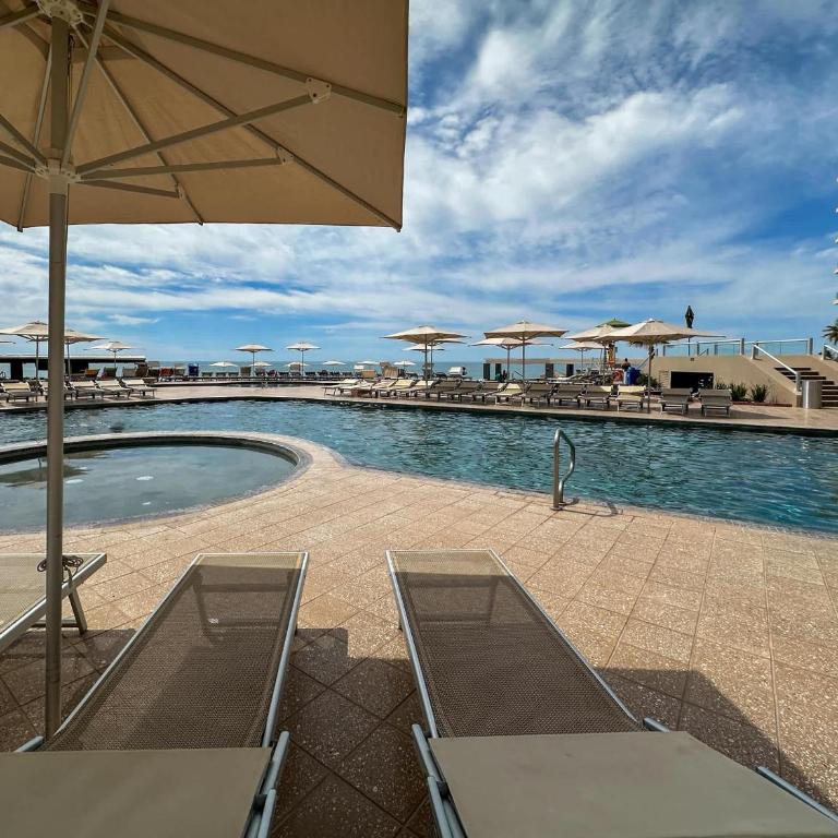 2BR Beachfront Retreat with Amazing Views - Apartment - 66