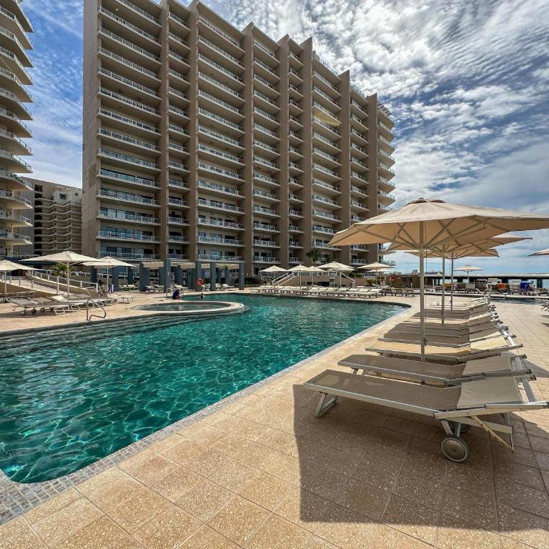 2BR Beachfront Retreat with Amazing Views - Apartment - 72