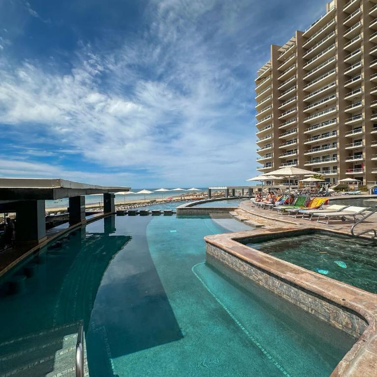 2BR Beachfront Retreat with Amazing Views - Apartment - 81