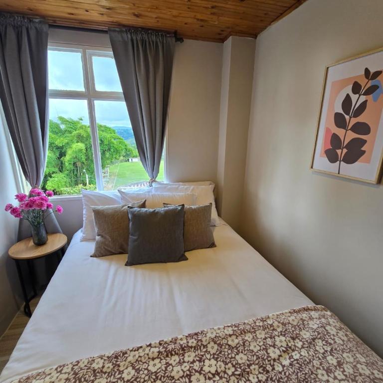 Hotel Boutique Santa María - Triple Room with Mountain View - 11