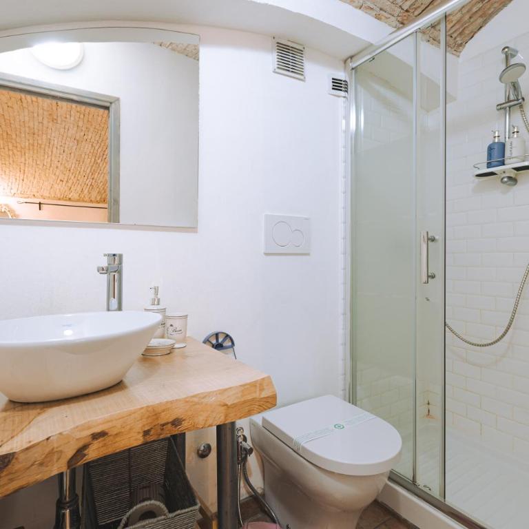 Trieste Art Loft - Camera Matrimoniale Economy con Letto alla Francese - 4