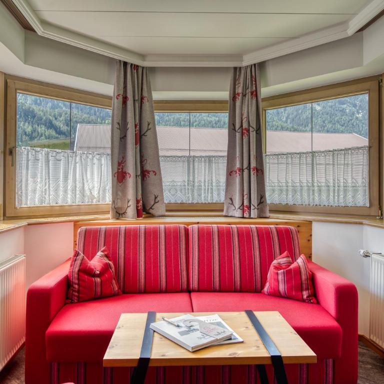 Hotel Jägerhof Ötz - Großes Doppelzimmer - 8