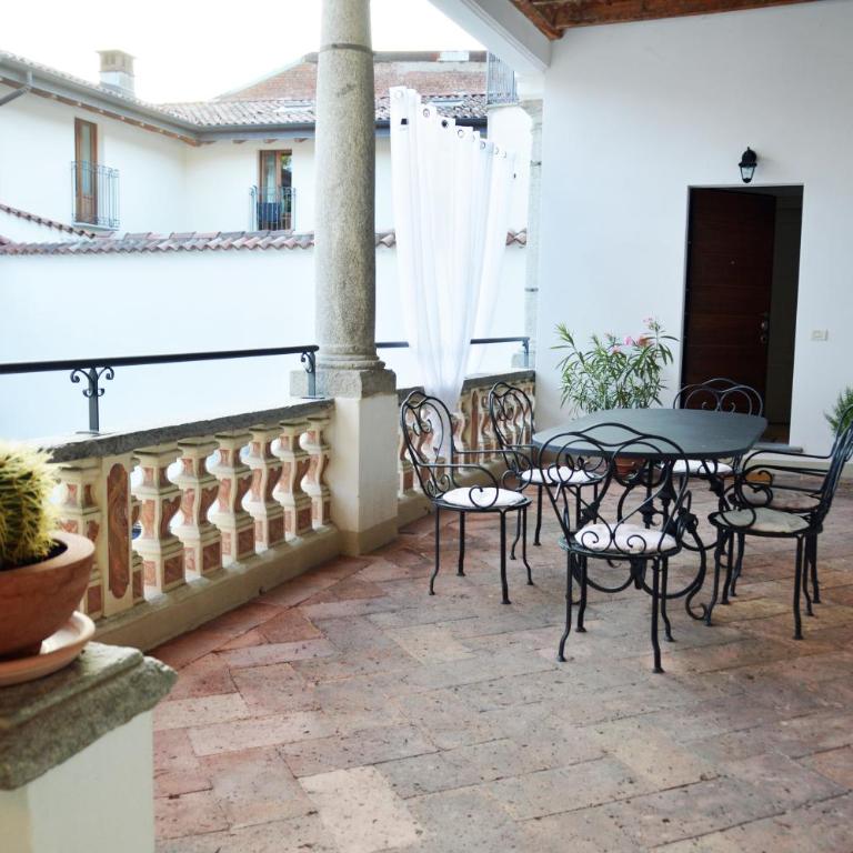Villa Maghetti - modernized flat in historic palazzo in the center of Luino - Apartment mit 2 Schlafzimmern - 2