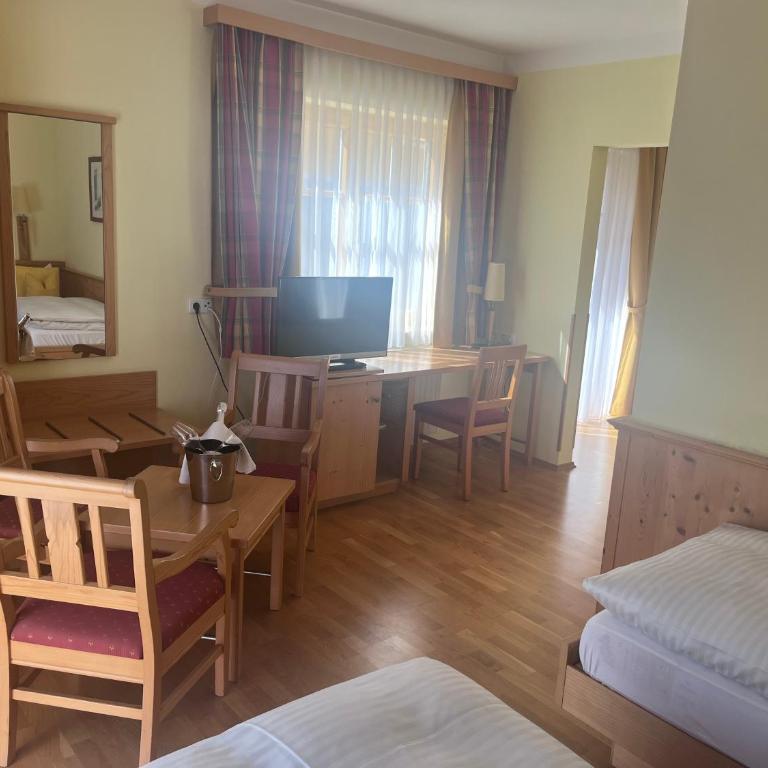 Gasthof Großschedl zum Kramerwirt - Double or Twin Room with Balcony or Terrace - 2