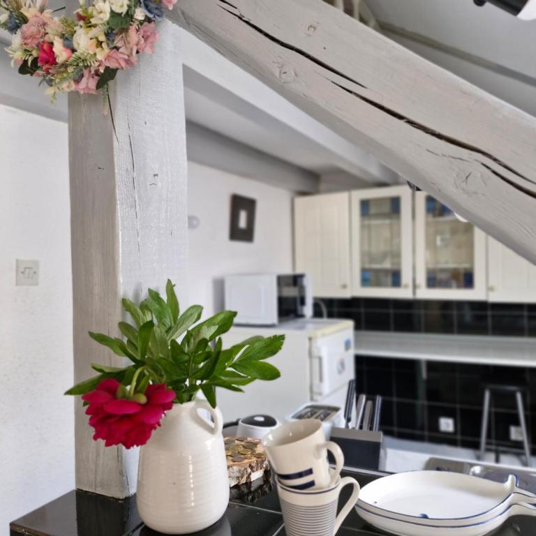 Deki & Kolet - One-Bedroom Apartment - 15