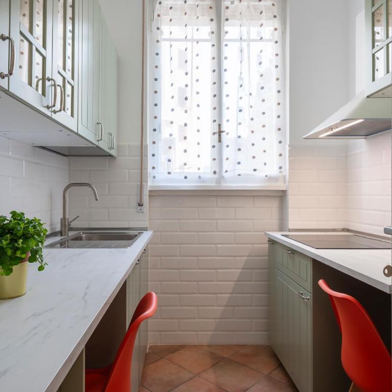 Funky 3BR Flat, Scenic Tram to Colosseum 7 Stops - Appartamento con 3 Camere da Letto e con Vista - 3