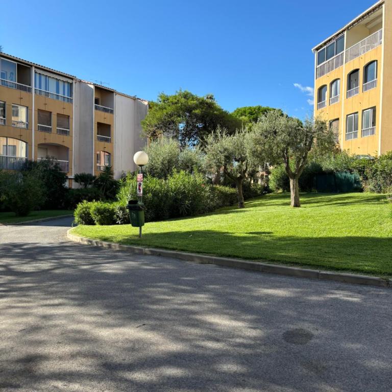 Bel Appartement T2 - Résidence Lagon Bleu - Piscine - Free WIFI - Apartamento de 1 dormitorio - 10