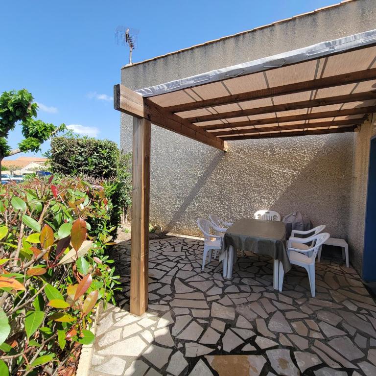 Jolie maison d'angle 4 couchages dans résidence privée à 300m de la mer PORTIRAGNES PLAGE LRHP47 - Maison 2 Chambres - 1