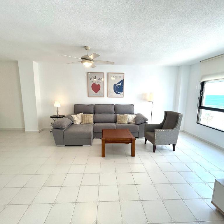 Apartamento Fuengirola primera línea de playa - Apartamento de 3 dormitorios con vistas al mar - 2