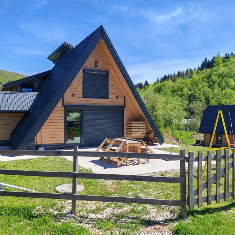 Jahorina Green Chalet - Three-Bedroom Chalet - 1