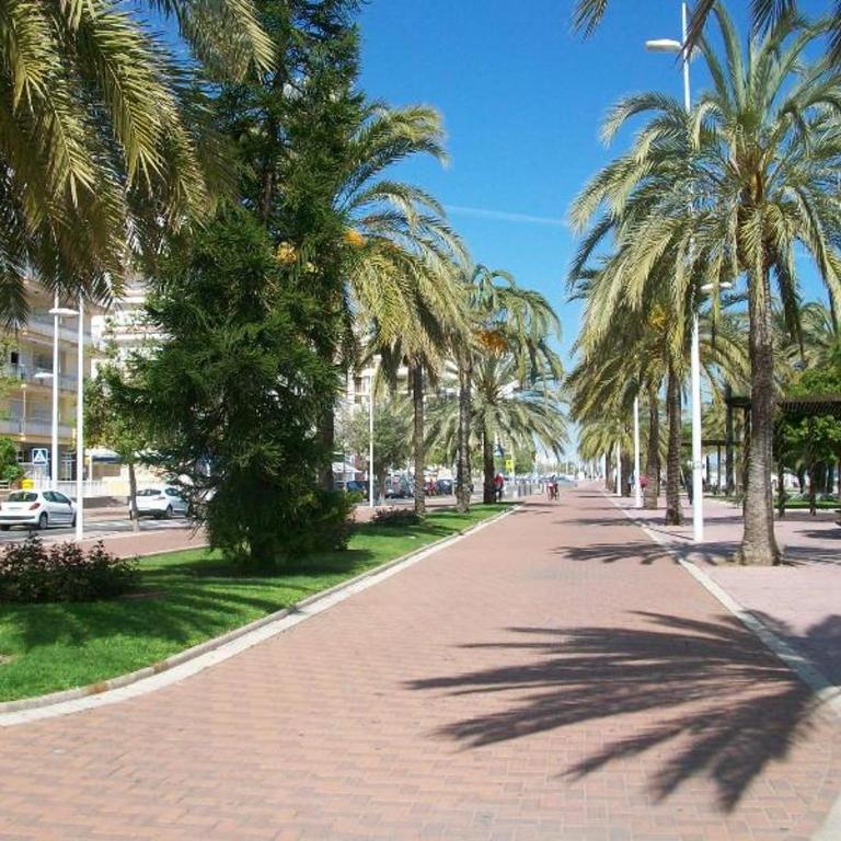 PRIMERA LINEA DE PLAYA con garaje - Apartamento de 2 dormitorios con balcón y vistas al mar - 35