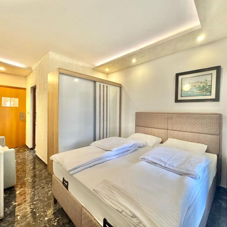 Beachfront Hotel Palma - Jaz - Deluks Dvokrevetna Soba sa Bračnim Krevetom i Balkonom - 2