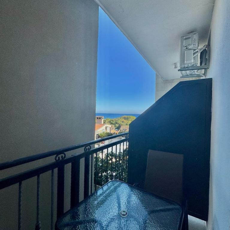Beachfront Hotel Palma - Jaz - Apartman s 1 Spavaćom Sobom i Balkonom - 2