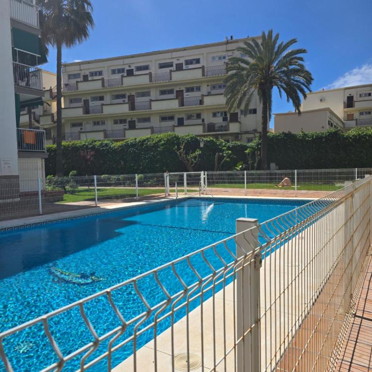 Beach Studio Torremolinos - Apartamento con vistas a la piscina - 1