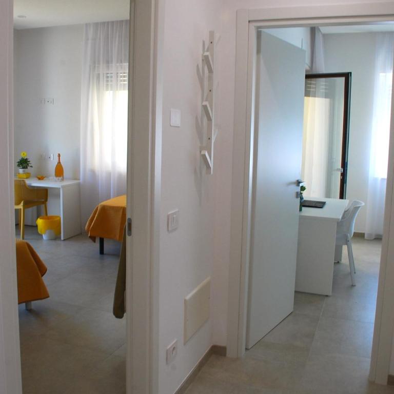 OrangeSun Holiday Home con parcheggio - Two-Bedroom House - 17