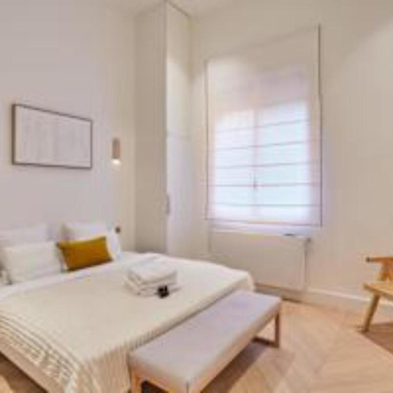 Sumptuous apartment with garden Arc de Triomphe - Three-Bedroom Apartment - 2