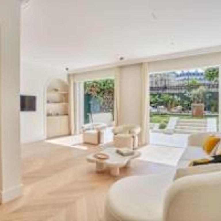 Sumptuous apartment with garden Arc de Triomphe - Three-Bedroom Apartment - 14