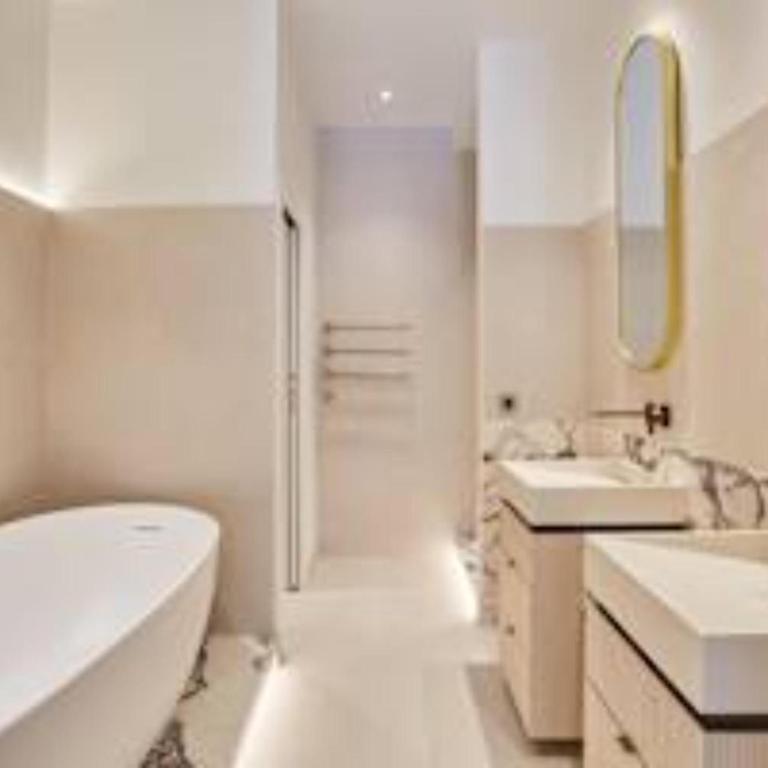 Sumptuous apartment with garden Arc de Triomphe - Three-Bedroom Apartment - 30