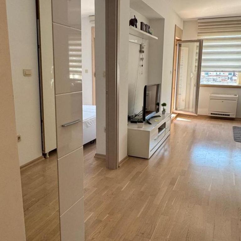 Fontana Mediteran Properties - One-Bedroom Apartment with View - 5