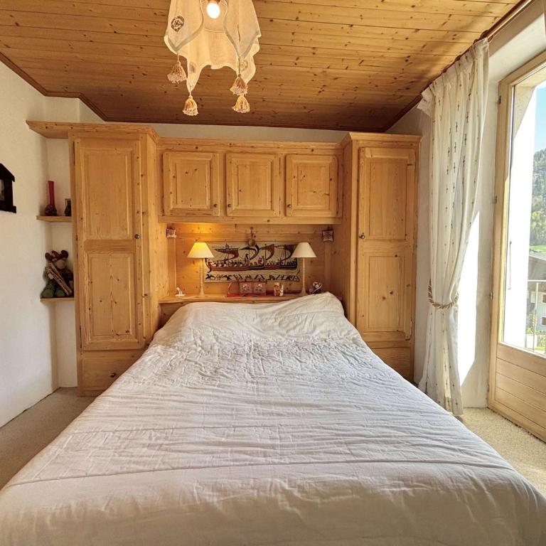 Appartement de 5 pièces à Praz-sur-Arly avec cheminée, mezzanine et parking - 8 pers - Appartement 4 Chambres - 17