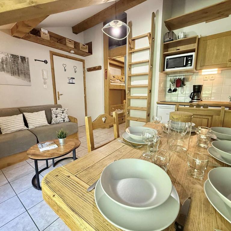Studio Cabine Mezzanine à Praz-Sur-Arly, proche pistes et lac, parking, balcon, 6 pers. - Appartement 1 Chambre - 3