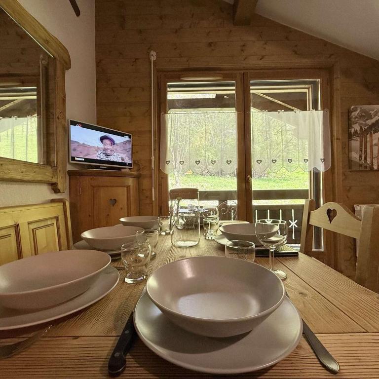Studio Cabine Mezzanine à Praz-Sur-Arly, proche pistes et lac, parking, balcon, 6 pers. - Appartement 1 Chambre - 6