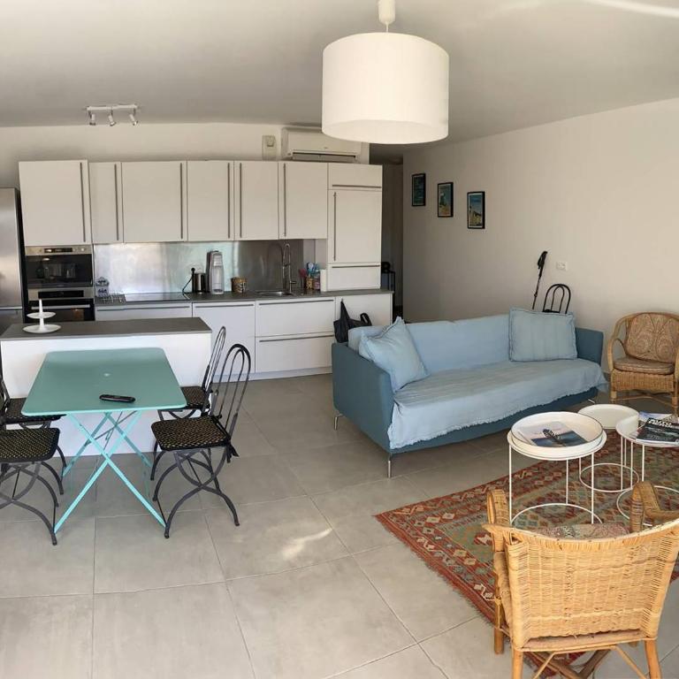 Appartement climatisé, parking privé, plages à proximité - FR-1-100-352 - Apartment - 8