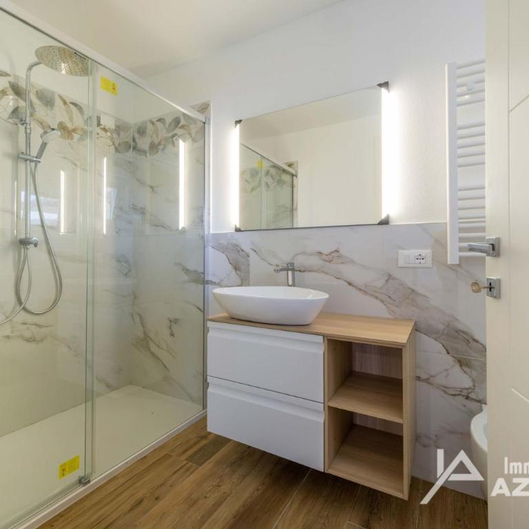 Il Sospiro del Lago - Immobiliare Azzurra - Villa con Piscina Privata - 40