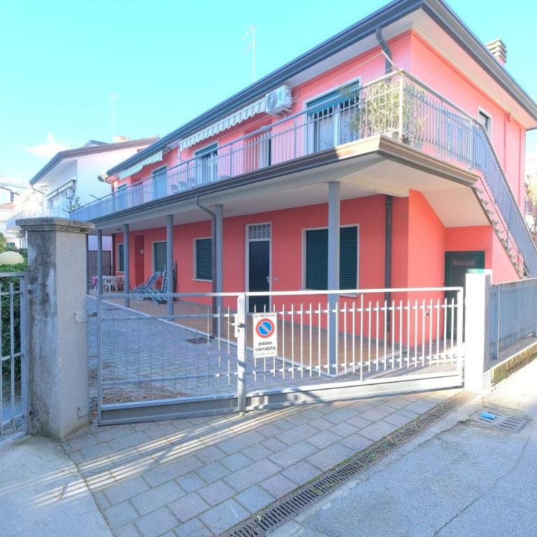 CASA ROSSA tre camere in centro - Appartamento con 3 Camere da Letto - 3