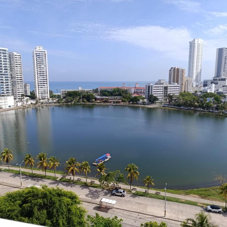 Apto piso 10 vista hermosa al lago - Apartamento de 1 dormitorio - 1