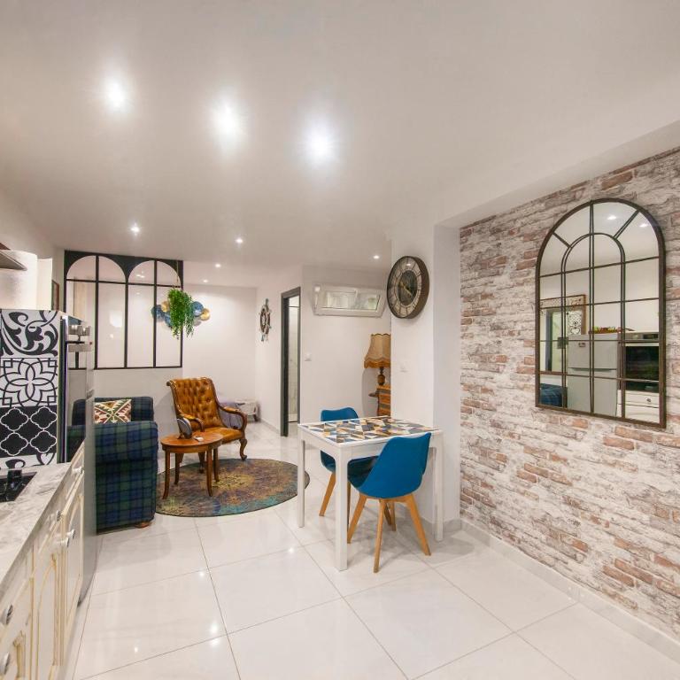 Entre plages et centre-Ville - One-Bedroom Apartment - 12