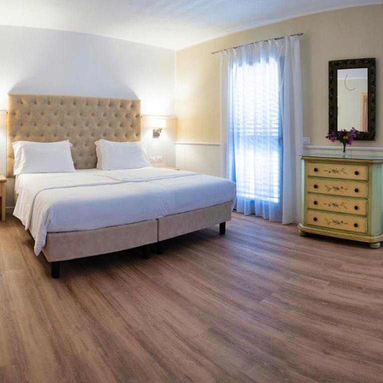 Arathena Rocks Hotel - Camera Tripla Classic - 3
